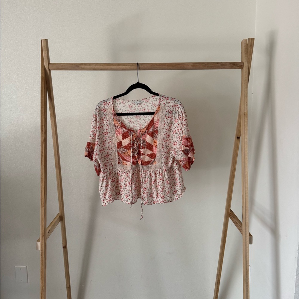 American Eagle floral lace up Top